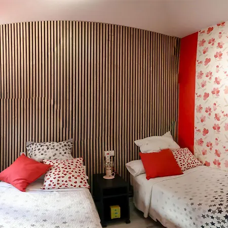Atico Duplex Marques De Reyes 아파트 *